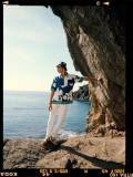 Fernando Lindez adopte l’ambiance de vacances dans Tommy Hilfiger